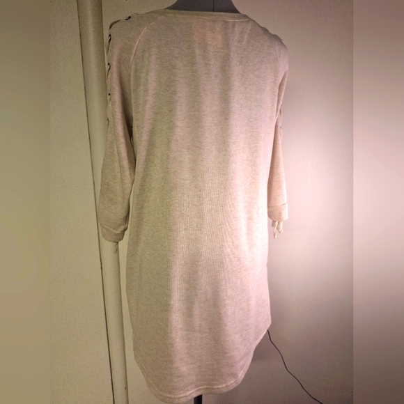 She&Sky Oatmeal T Shirt With Lacy up Sleeves & Pockets Size Small - Picture 4 of 6